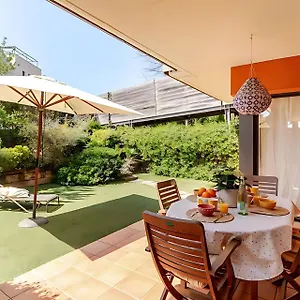 https://pretty-garden-apartment-next-to-a-charming-beach.catalonia-hotels.com